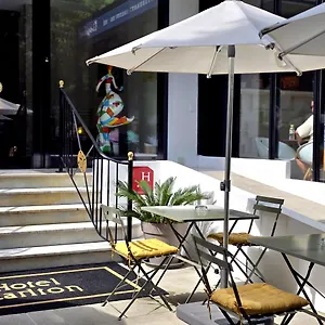 Carlton Hotel